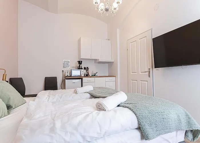 Queen Bed Near Westbahnhof