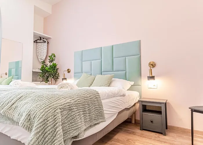 Queen Bed Near Westbahnhof *