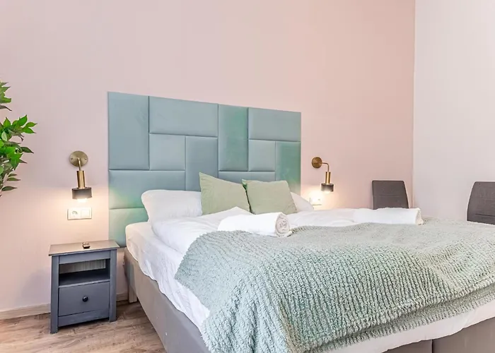 Queen Bed Near Westbahnhof דירה *